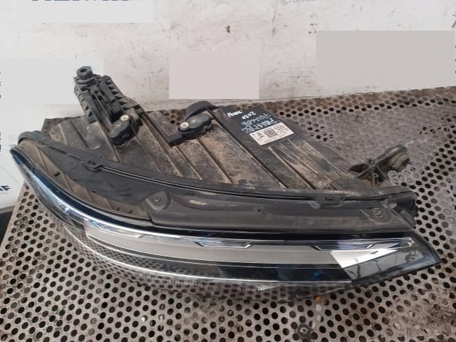 bontott VW PASSAT B8 Jobb Ledes Fényszóró