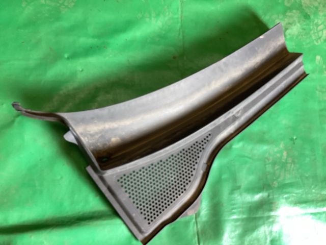 bontott VW PASSAT B8 Jobb Levélrács Záróvég