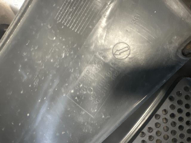 bontott VW PASSAT B8 Jobb Levélrács Záróvég