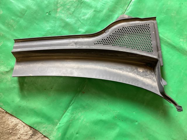 bontott VW PASSAT B8 Jobb Levélrács Záróvég