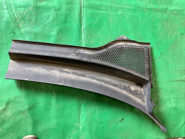 bontott VW PASSAT B8 Jobb Levélrács Záróvég