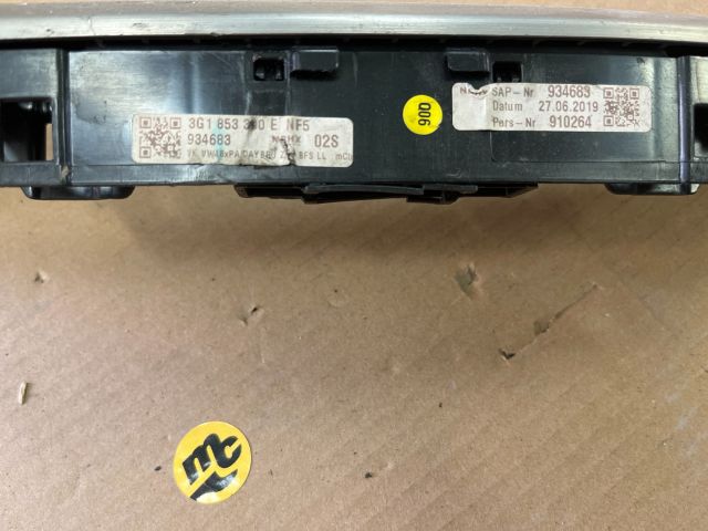 bontott VW PASSAT B8 Jobb Műszerfal Díszléc