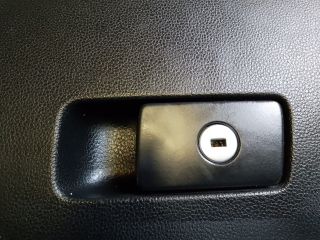 bontott VW PASSAT B8 Kesztyűtartó Ajtó