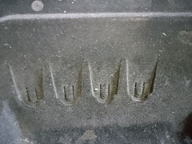 bontott VW PASSAT B8 Kesztyűtartó Ajtó