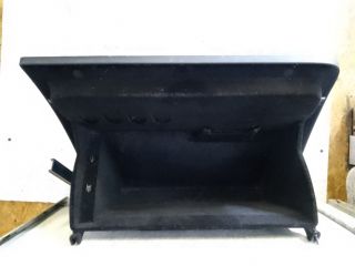 bontott VW PASSAT B8 Kesztyűtartó Ajtó