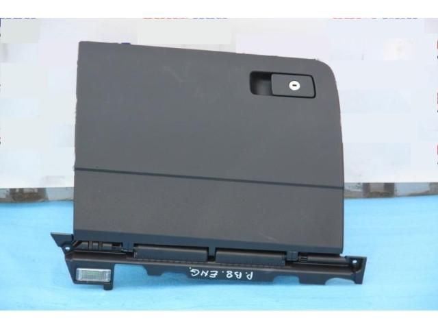 bontott VW PASSAT B8 Kesztyűtartó