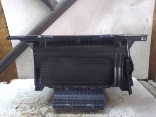 bontott VW PASSAT B8 Kesztyűtartó