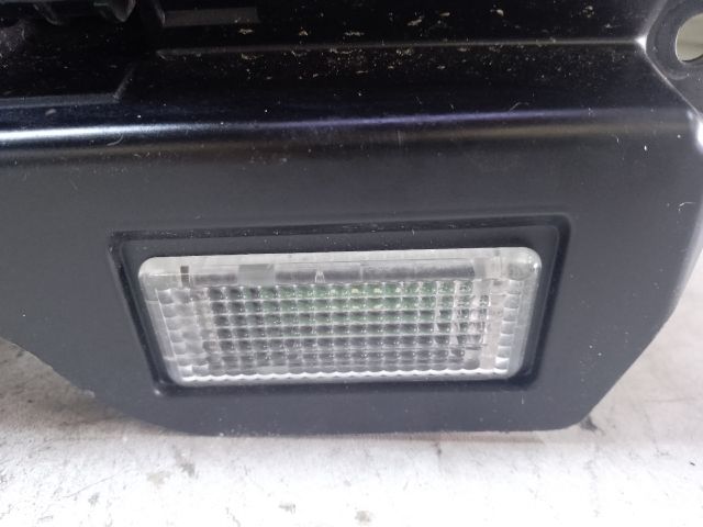 bontott VW PASSAT B8 Kesztyűtartó