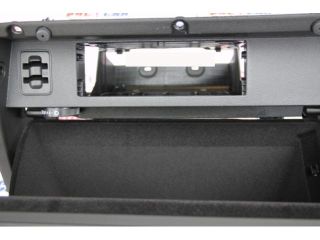 bontott VW PASSAT B8 Kesztyűtartó