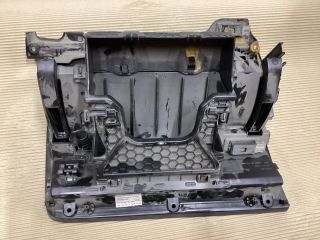 bontott VW PASSAT B8 Kesztyűtartó
