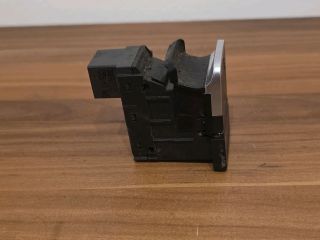 bontott VW PASSAT B8 Kézifék Kapcsoló