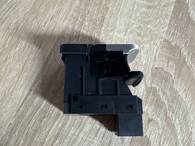 bontott VW PASSAT B8 Kézifék Kapcsoló