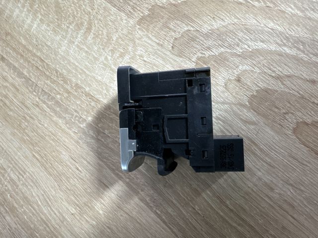 bontott VW PASSAT B8 Kézifék Kapcsoló