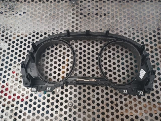 bontott VW PASSAT B8 Kilométeróra Keret