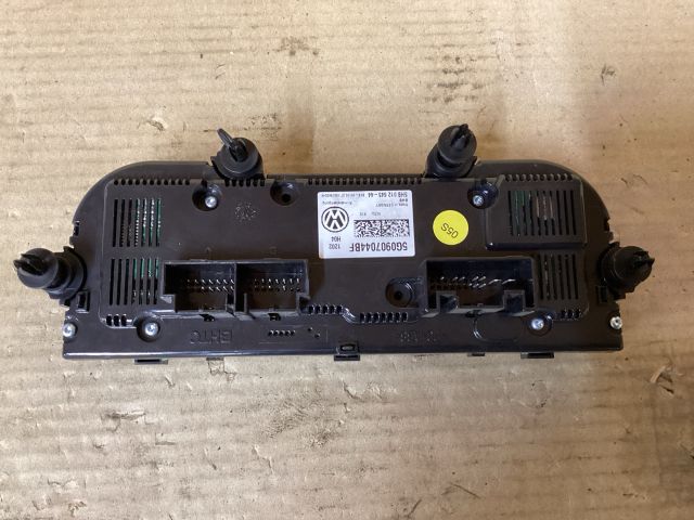 bontott VW PASSAT B8 Klíma Kapcsoló