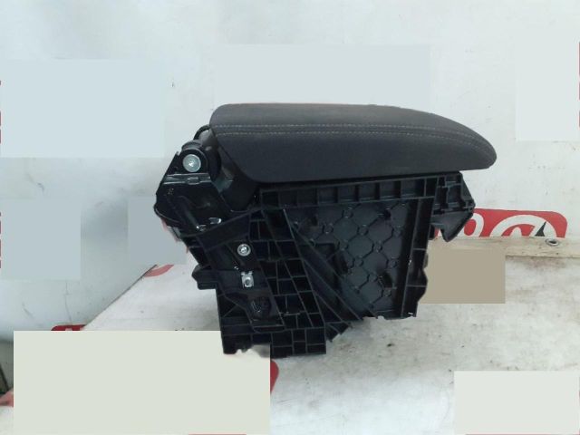 bontott VW PASSAT B8 Könyöklő