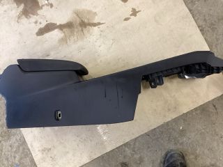 bontott VW PASSAT B8 Könyöklő