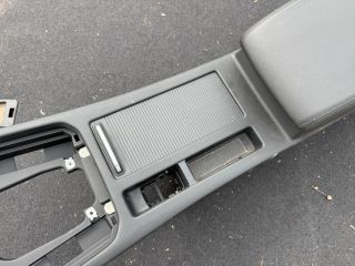 bontott VW PASSAT B8 Könyöklő