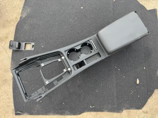 bontott VW PASSAT B8 Könyöklő