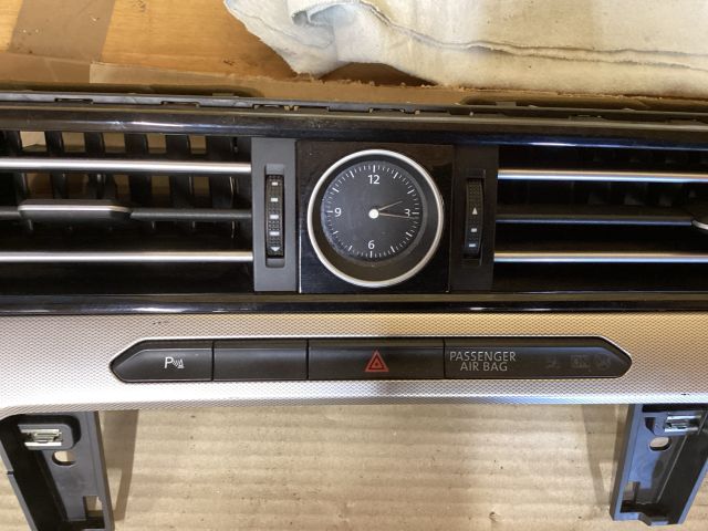 bontott VW PASSAT B8 Középső Szellőző