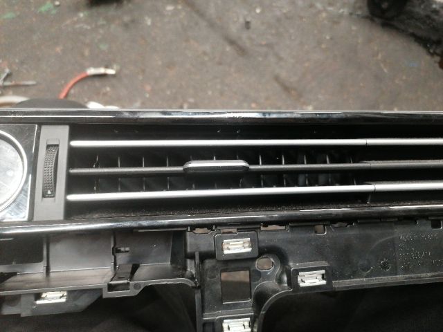 bontott VW PASSAT B8 Középső Szellőző