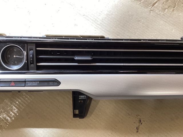 bontott VW PASSAT B8 Középső Szellőző