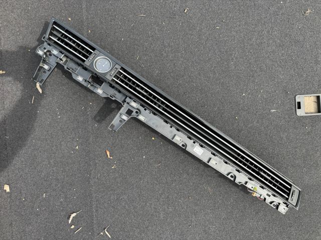 bontott VW PASSAT B8 Középső Szellőző
