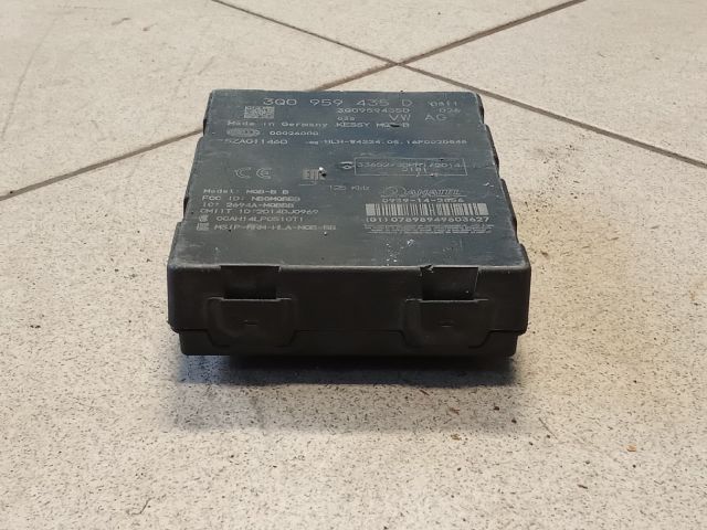 bontott VW PASSAT B8 Kulcs Nélküli Nyitás Jeladó