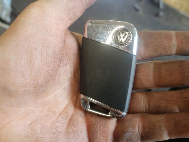 bontott VW PASSAT B8 Kulcsház