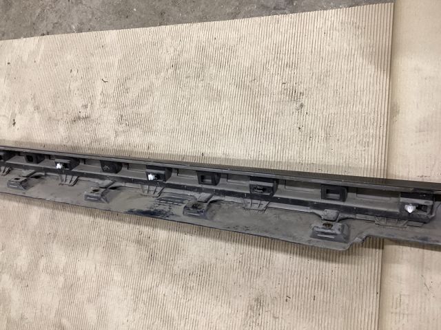 bontott VW PASSAT B8 Küszöb Burkolat