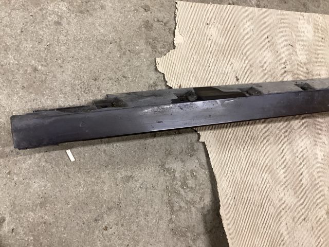 bontott VW PASSAT B8 Küszöb Burkolat