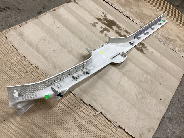 bontott VW PASSAT B8 Küszöb Burkolat