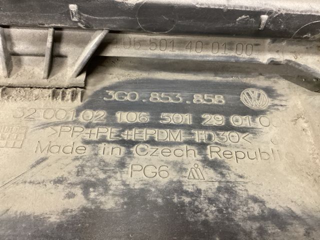 bontott VW PASSAT B8 Küszöb Burkolat