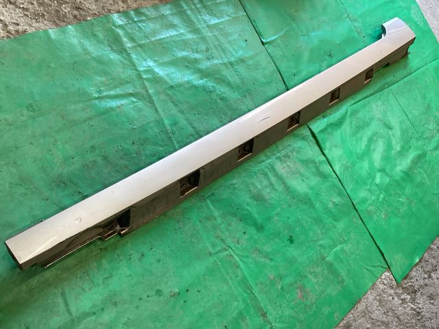 bontott VW PASSAT B8 Küszöb Burkolat