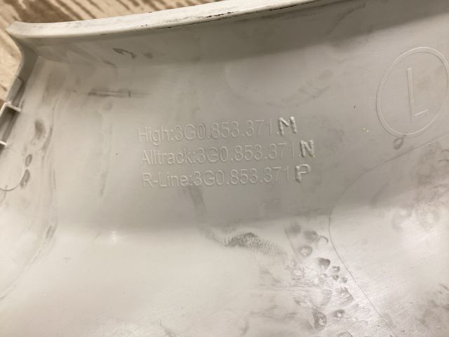 bontott VW PASSAT B8 Küszöb Burkolat