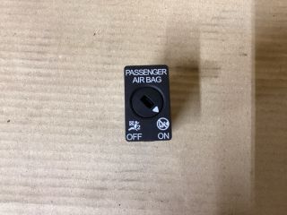 bontott VW PASSAT B8 Légzsák Kapcsoló