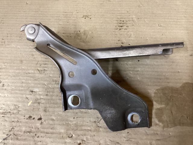 bontott VW PASSAT B8 Motorháztető Bal Zsanér