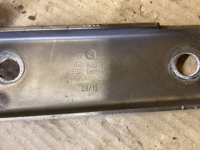 bontott VW PASSAT B8 Motorháztető Bal Zsanér