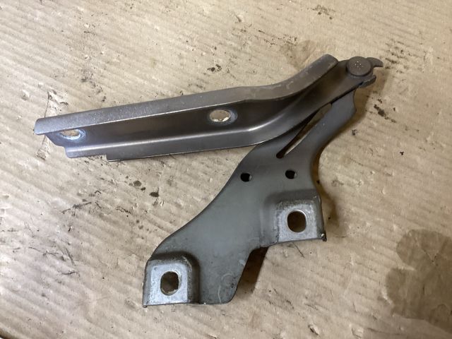 bontott VW PASSAT B8 Motorháztető Bal Zsanér