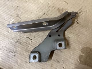 bontott VW PASSAT B8 Motorháztető Bal Zsanér