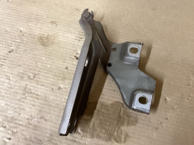 bontott VW PASSAT B8 Motorháztető Bal Zsanér