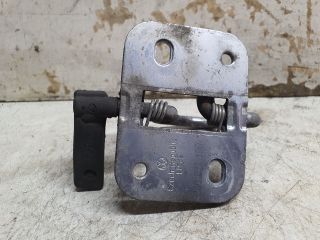 bontott VW PASSAT B8 Motorháztető Biztonsági Kampó