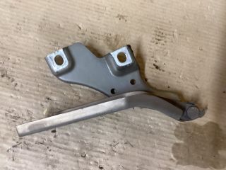 bontott VW PASSAT B8 Motorháztető Jobb Zsanér