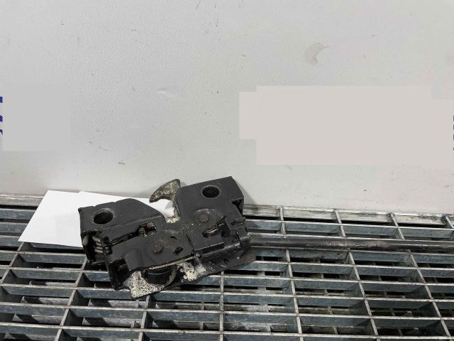 bontott VW PASSAT B8 Motorháztető Zárszerkezet