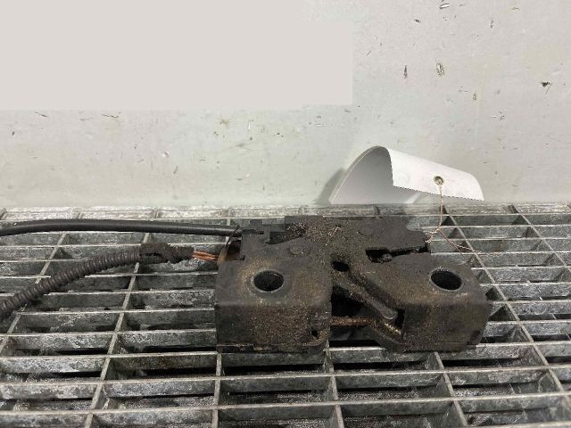 bontott VW PASSAT B8 Motorháztető Zárszerkezet