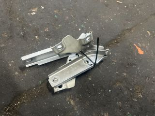 bontott VW PASSAT B8 Motorháztető Zsanér Pár