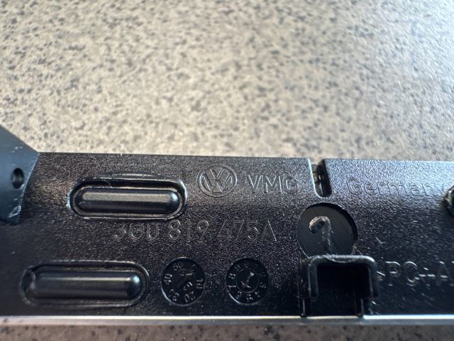 bontott VW PASSAT B8 Multifunkciós Kijelző Keret