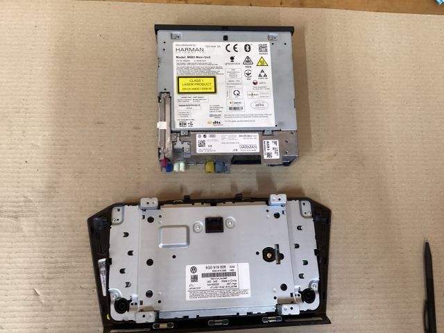 bontott VW PASSAT B8 Multimédia Vezérlő