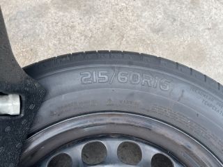 bontott VW PASSAT B8 Pótkerék Szerszámtartó