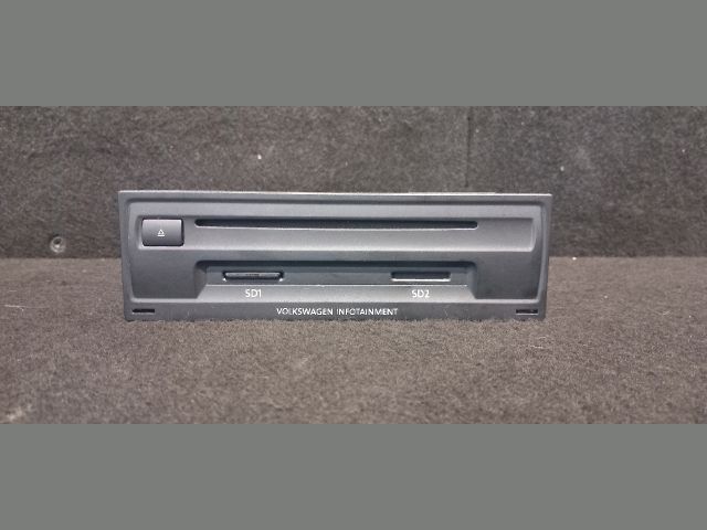 bontott VW PASSAT B8 Rádió / CD